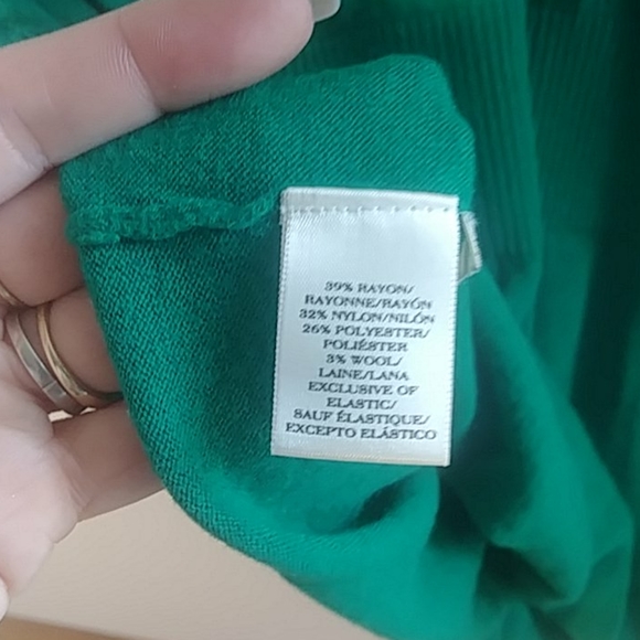 Ann Taylor Green Knit Top Med. - Picture 7 of 7